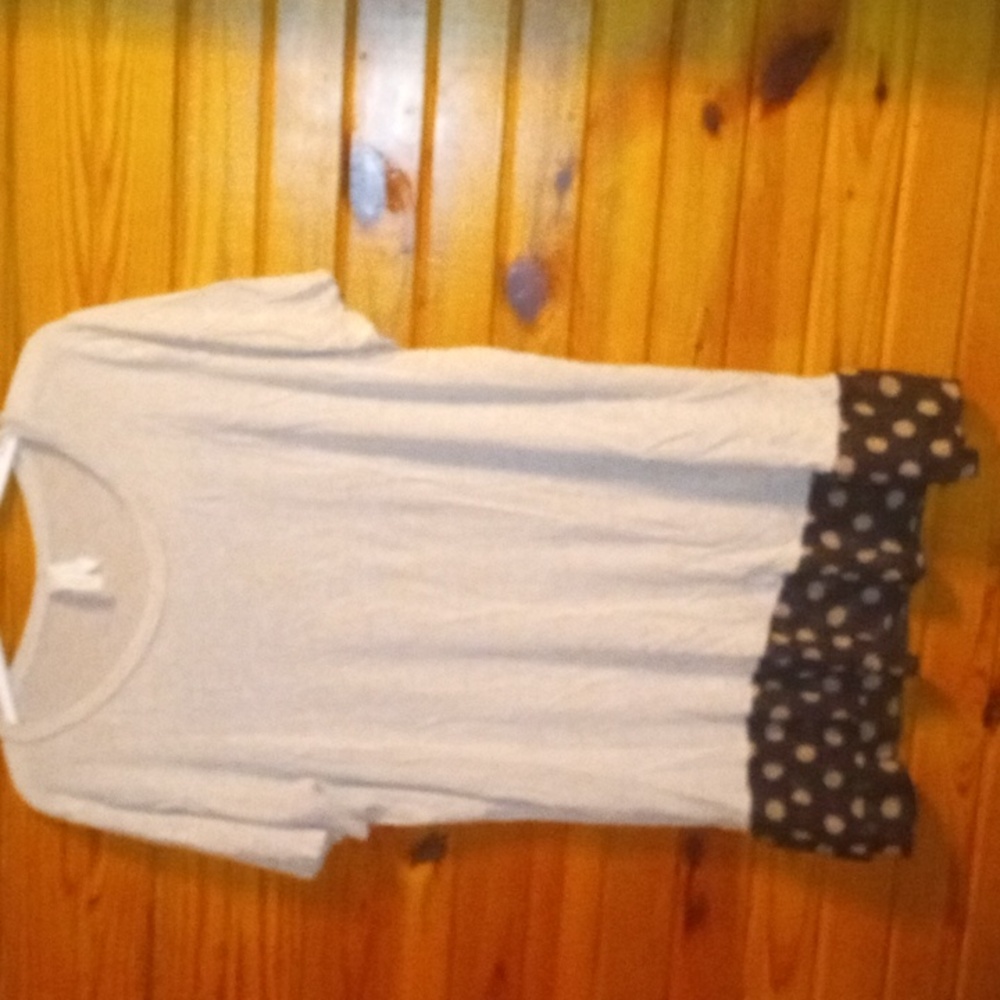 women 1x short sleeve beige top , sheer polka dot hem